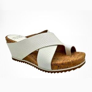 Donald Pliner Women's Sisu Snake Print Wedge Sandal White size 10 M